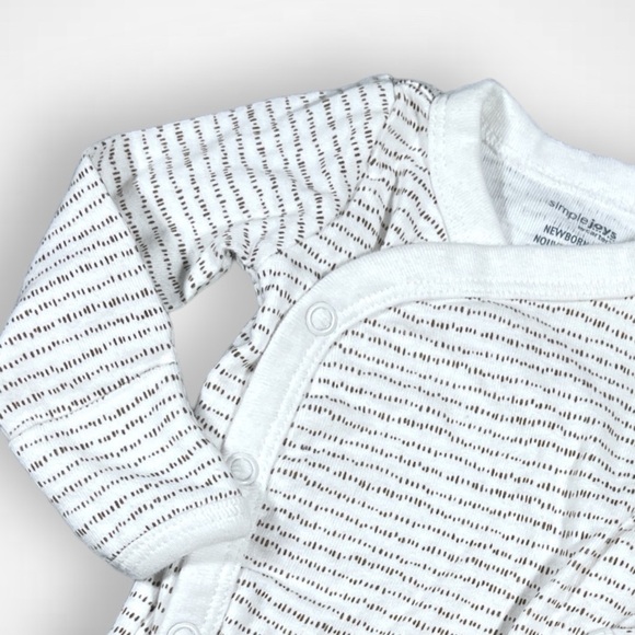 4/$20 Carter’s Newborn White Onesie - Picture 2 of 4